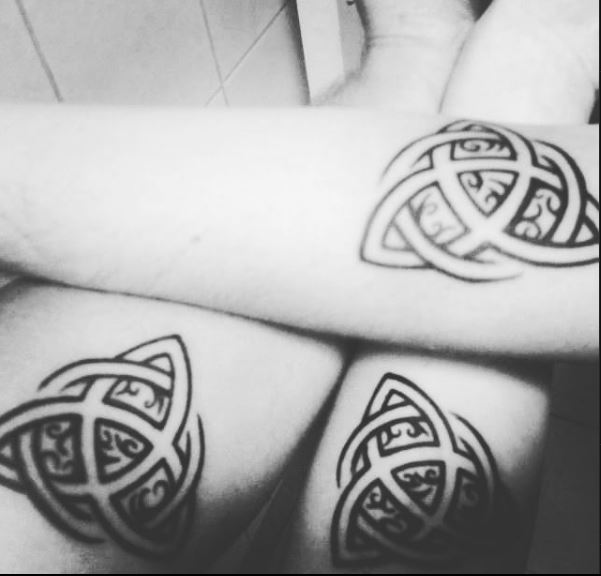 tatuaje de trizquel estilo geométrico