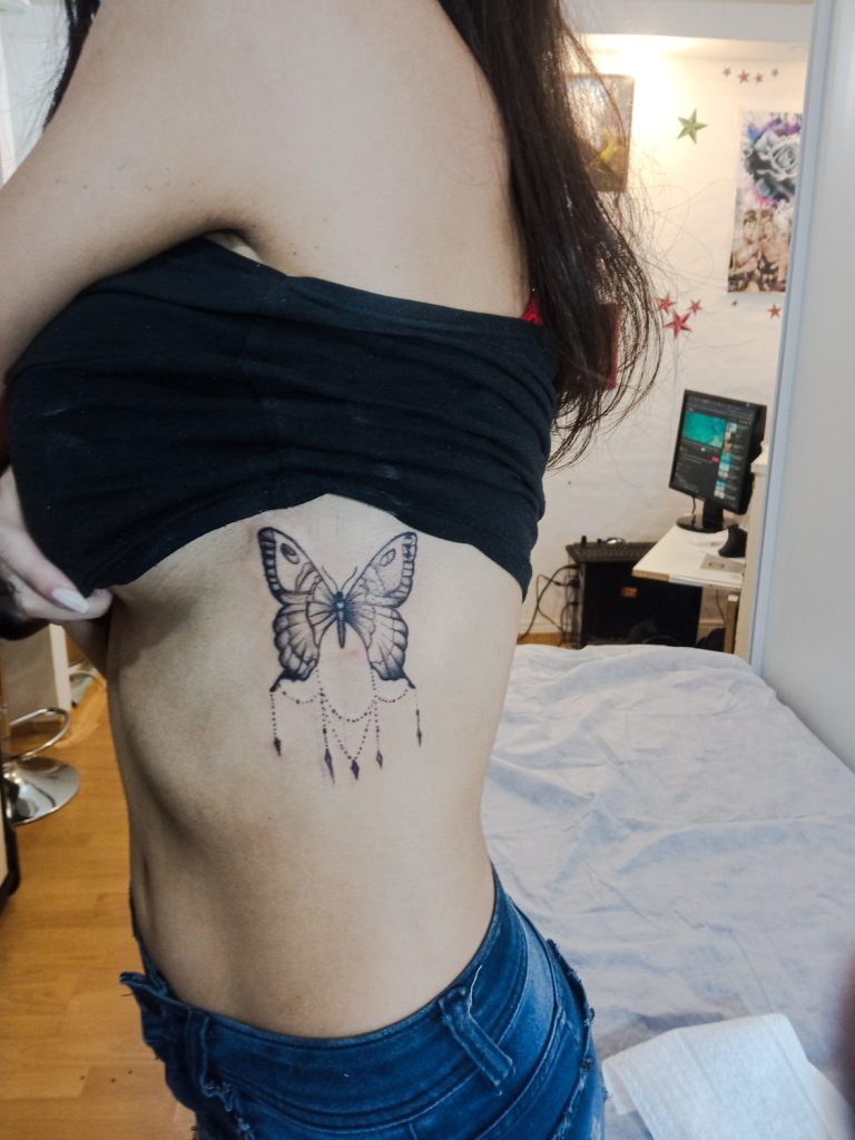 mariposas tatuaje blackwork