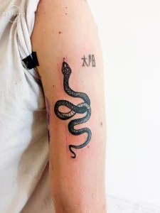 Serpientes en tatuajes y sus significados