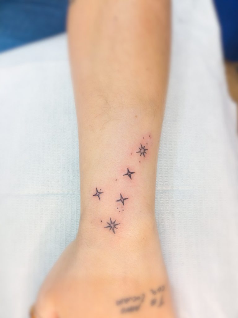 tatuajes estilo linea fina