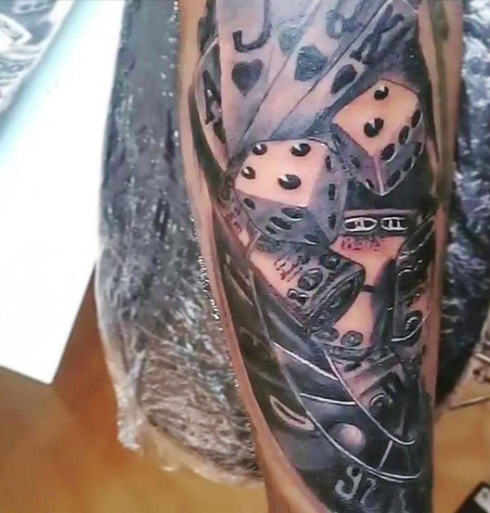 tatuaje black and gray