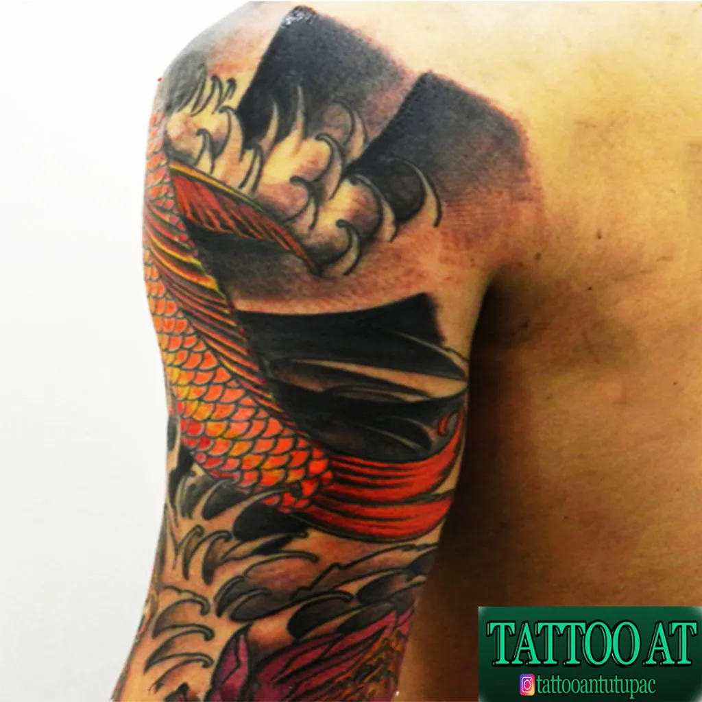 tatuaje manga pez koi