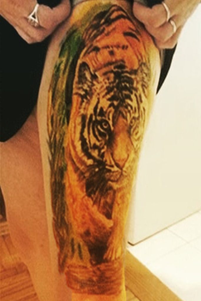 tatuaje de leona realista