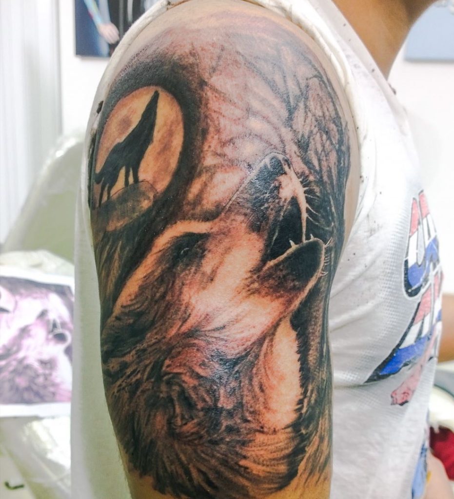 lobo realista en black and gray