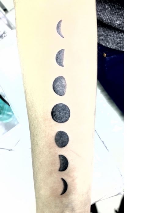 tatuaje de lunas