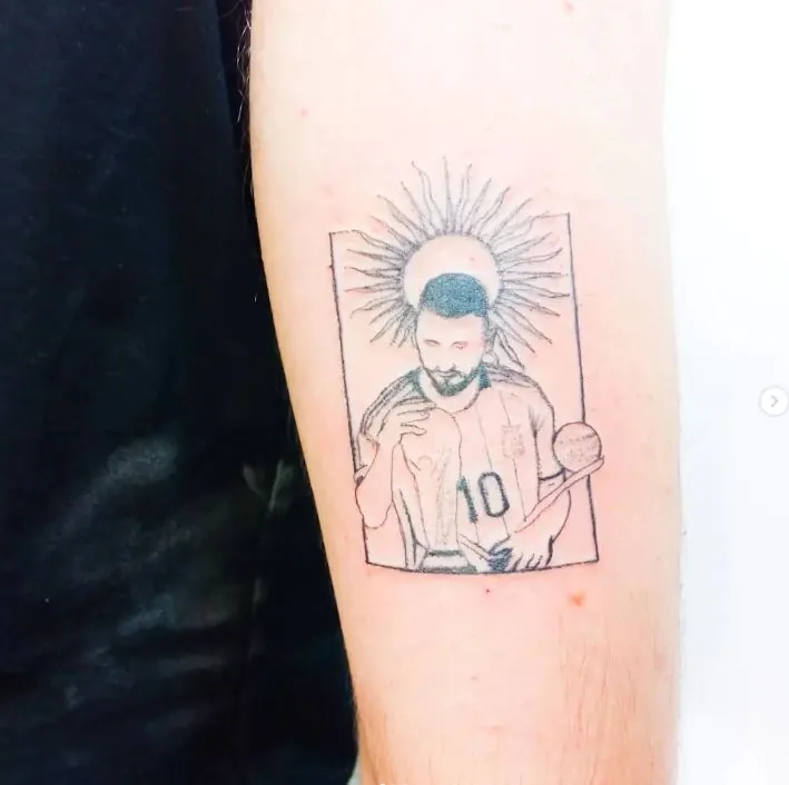 mesi tatuaje en minimalismo