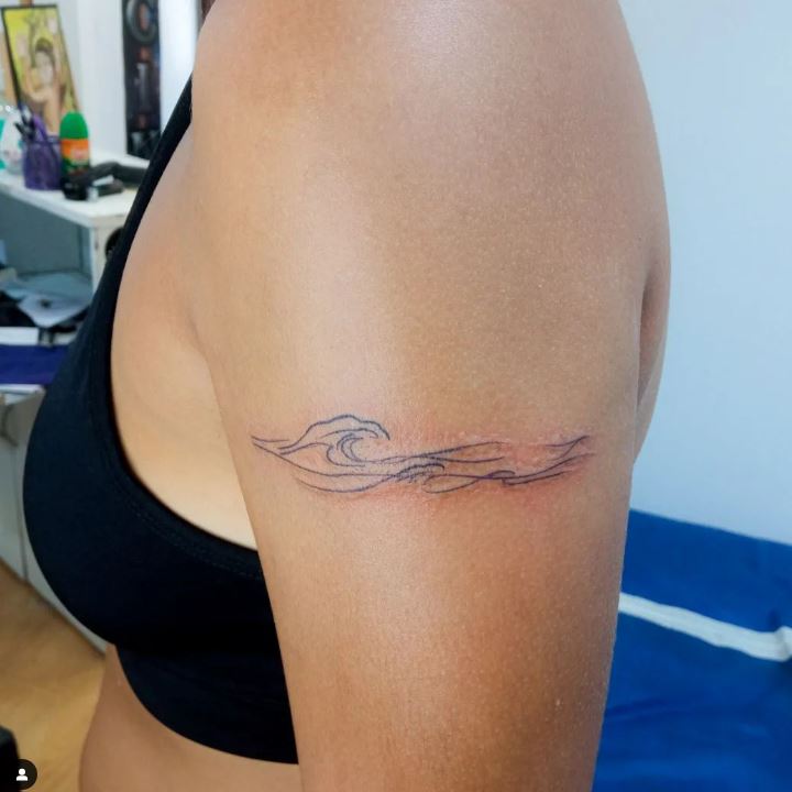 tatuaje estilo linea fina