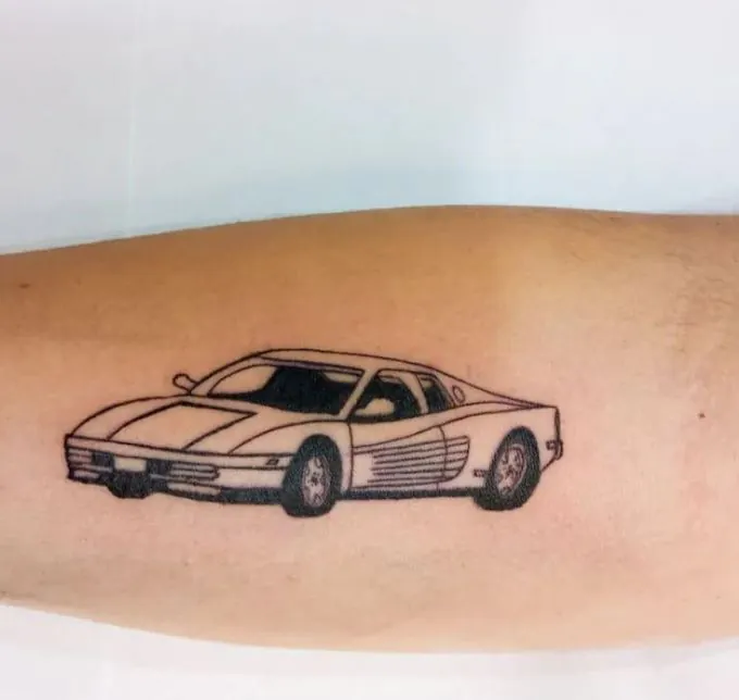 tatuaje de auto linea fina