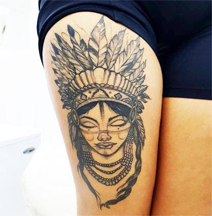 tatuaje neo tradicional de chica india